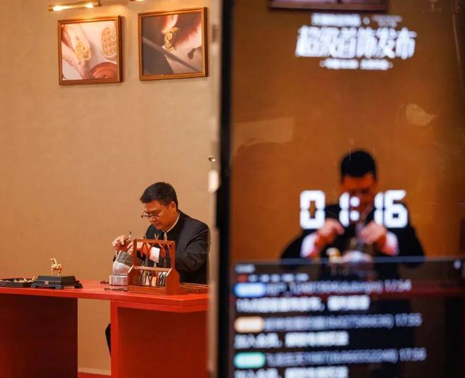 当代年轻女诗人_适合当代年轻人读的书_