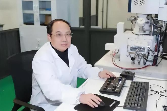 从未上过课，只带过2个学生，“博导”郭某又有新内幕曝光