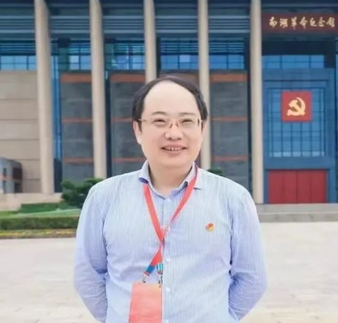 讲课的郭老师全名叫什么_郭教授讲座视频大全原名_