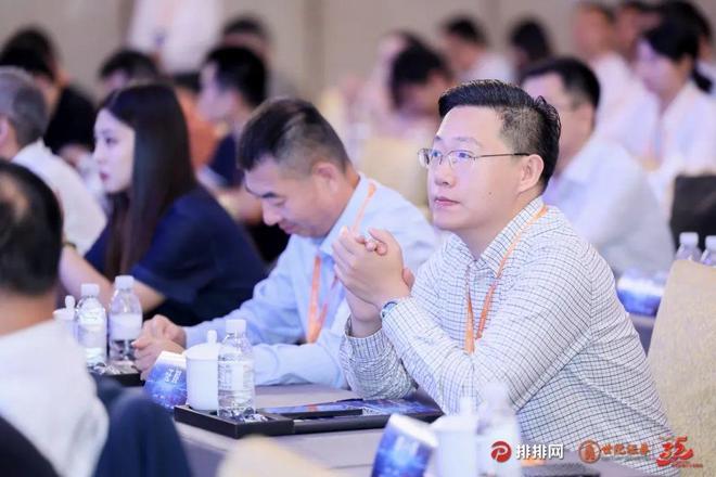 沪上论坛解码融合路径：AI 驱动下，FOF与量化如何上演双向奔赴？_沪上论坛解码融合路径：AI 驱动下，FOF与量化如何上演双向奔赴？_