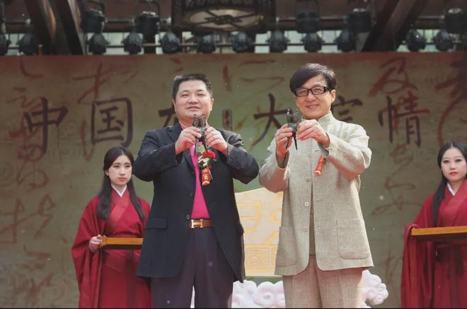 深夜重磅！中国豪宅教父，涉嫌违法被留置__深夜重磅！中国豪宅教父，涉嫌违法被留置