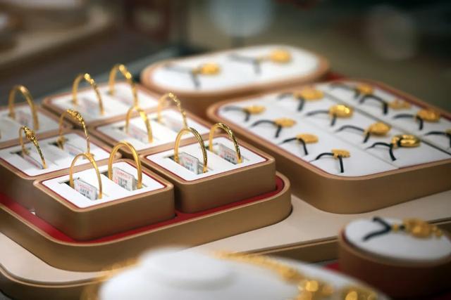 _疯狂星期四黄金鸡块_疯狂星期四今日售罄