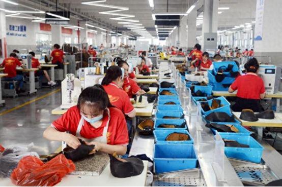 特朗普关税冲击中国外贸，但美国赢不了！