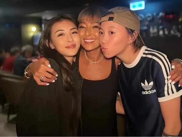 从唱跳改行干审计！女明星勇闯金融圈，干出多少隐形富婆？__从唱跳改行干审计！女明星勇闯金融圈，干出多少隐形富婆？