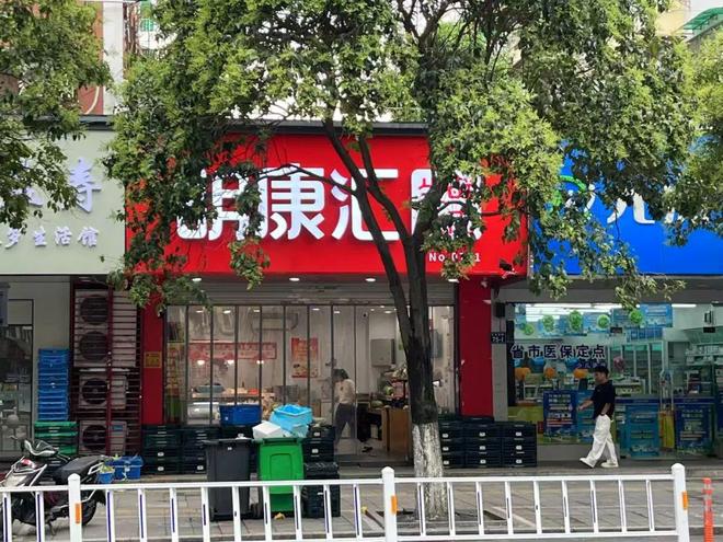 美团快乐猴首店：“避开”盒马NB，距离大润发400米__美团快乐猴首店：“避开”盒马NB，距离大润发400米