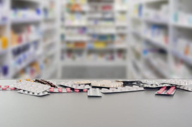 线上、线下药品“一店两价”调查：连锁药店卷外卖引流，单体商家叫苦