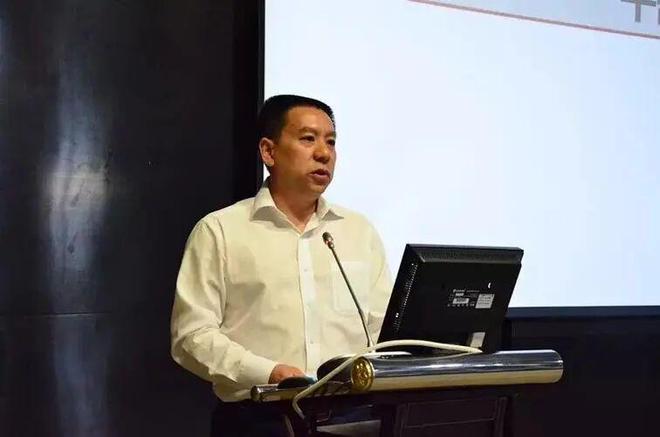 _任职近40年!车企“大老虎”落马_任职近40年!车企“大老虎”落马