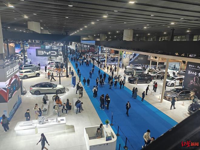 车展比亚迪_比亚迪新能源汽车车展_