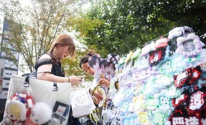 _雷丝三角内衣高跟鞋丝袜视频_内衣丝袜套装多少钱