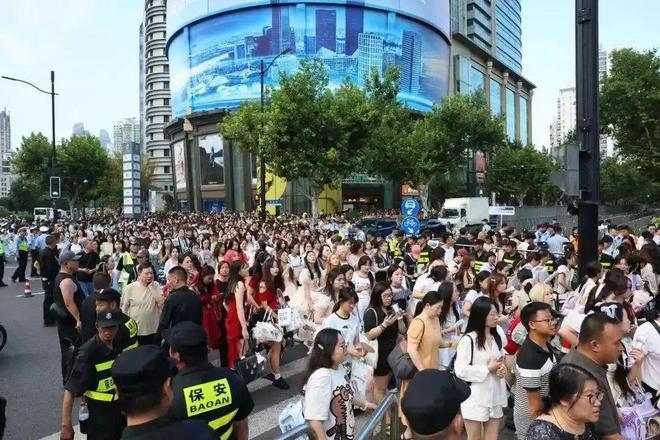 内衣丝袜套装多少钱_雷丝三角内衣高跟鞋丝袜视频_