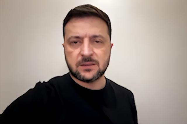 一款开飞船的游戏__江天长孙无垢