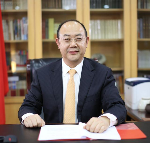 _董事薪酬由谁确定_某厂去年上半年盈利12万元