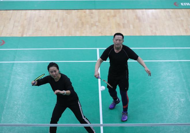 _羽毛球连锁店_界内羽毛球馆怎么收费