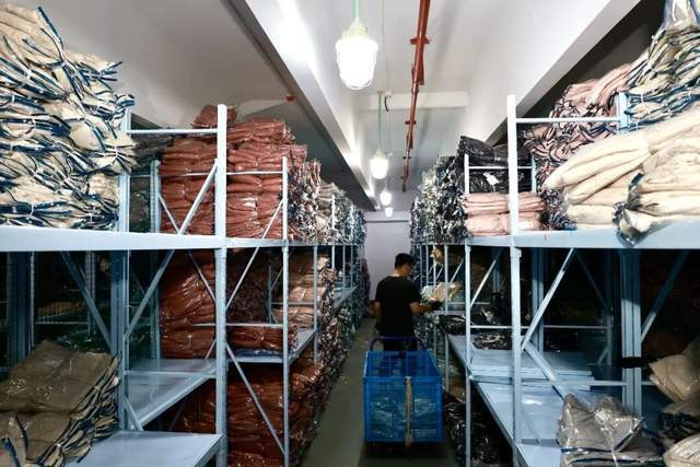 重仓中国供应链,拼多多在下一盘什么“大棋”?__重仓中国供应链,拼多多在下一盘什么“大棋”?