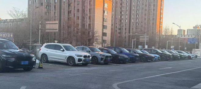 宝马4s店试驾车__bmw体验中心试驾课程要钱吗