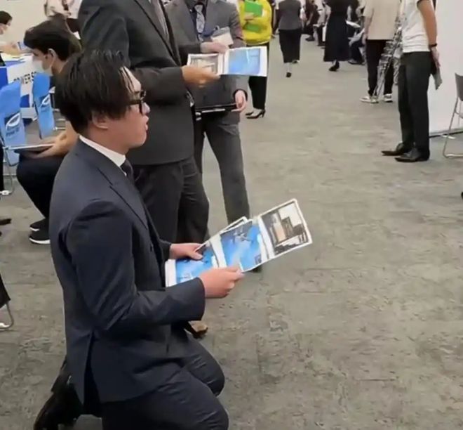 HR下跪招人：日本大学应届生赢麻了吗？_HR下跪招人：日本大学应届生赢麻了吗？_