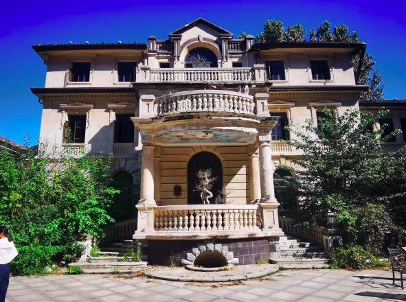 泽信公馆百年建筑_何应钦公馆旧址秋染斗鸡闸_