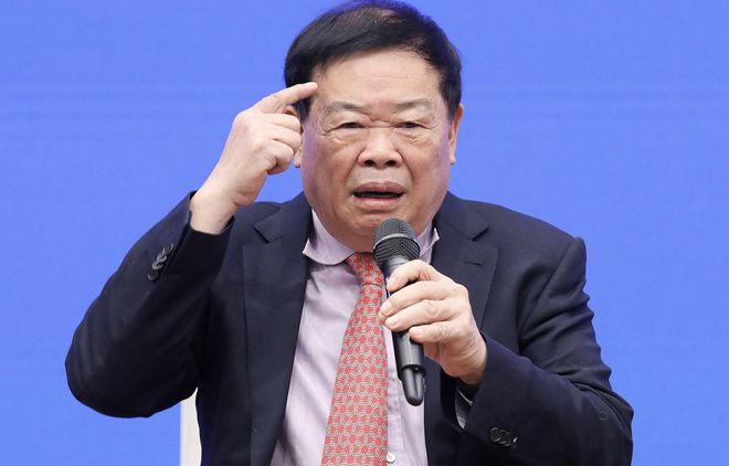 前三季净赚超70亿!“玻璃大王”曹德旺辞任,长子“接棒”__前三季净赚超70亿!“玻璃大王”曹德旺辞任,长子“接棒”