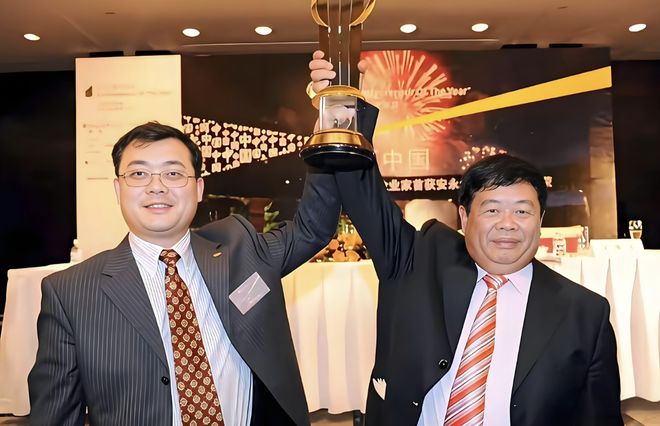 前三季净赚超70亿!“玻璃大王”曹德旺辞任,长子“接棒”__前三季净赚超70亿!“玻璃大王”曹德旺辞任,长子“接棒”