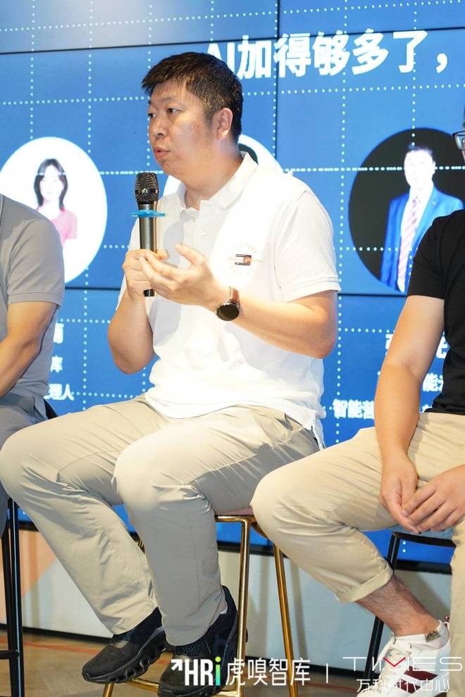 AI工具越用越多，增长为何仍离不开人？__AI工具越用越多，增长为何仍离不开人？