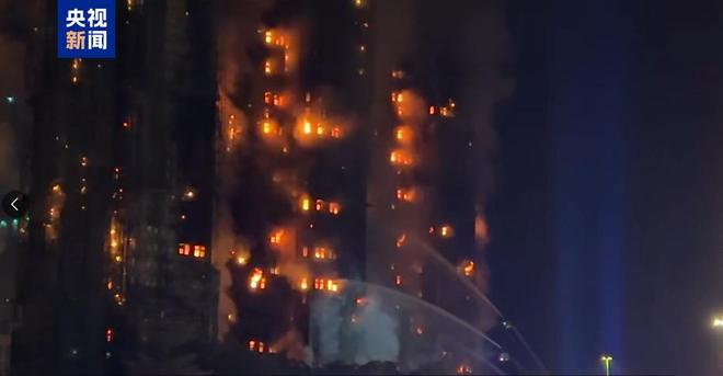 香港大埔火灾背后的宏福苑：42年楼龄，曾住4643人、近4成住户65岁以上，最大面积54平__香港大埔火灾背后的宏福苑：42年楼龄，曾住4643人、近4成住户65岁以上，最大面积54平