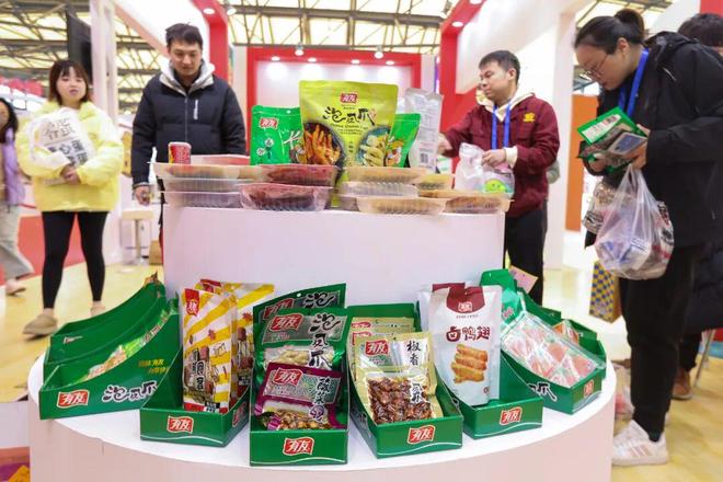 年卖10亿的重庆凤爪大王,培养侄子上位_年卖10亿的重庆凤爪大王,培养侄子上位_