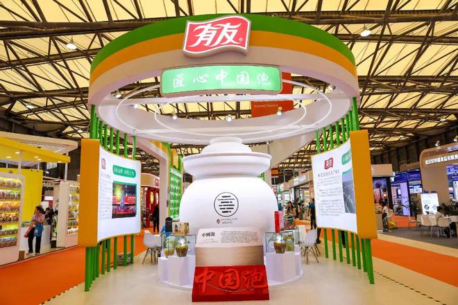 年卖10亿的重庆凤爪大王,培养侄子上位__年卖10亿的重庆凤爪大王,培养侄子上位