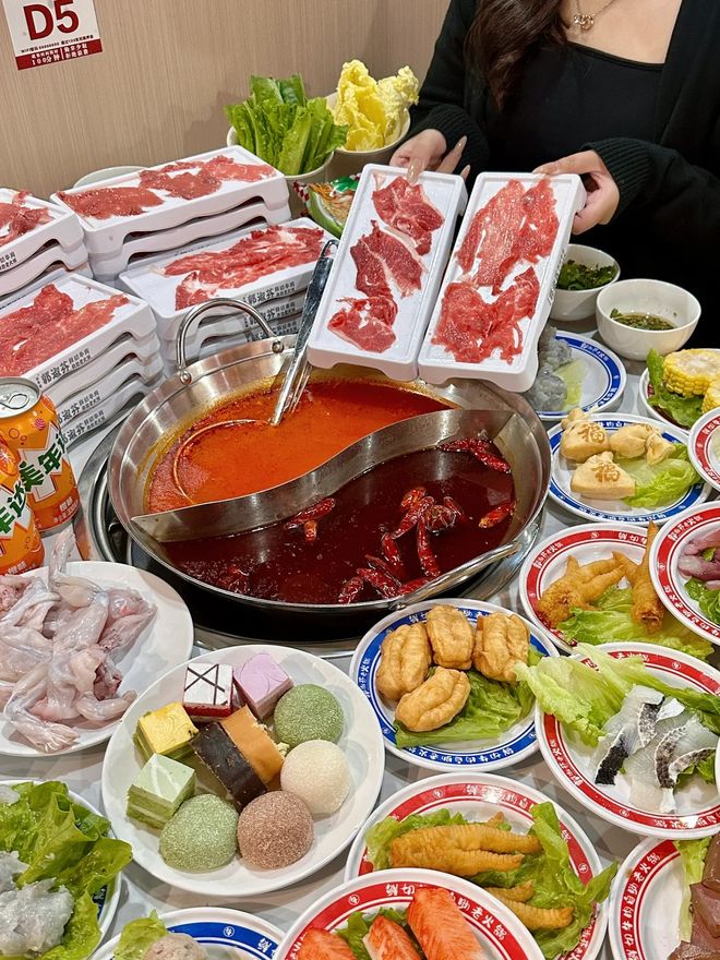 火锅食材赚钱不__火锅店赚钱