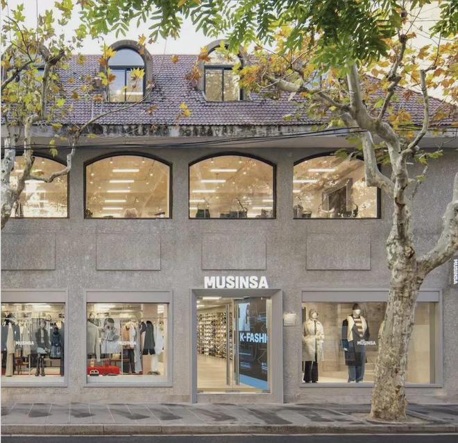 安踏看好的“韩版优衣库”，打算豪赌中国_安踏看好的“韩版优衣库”，打算豪赌中国_