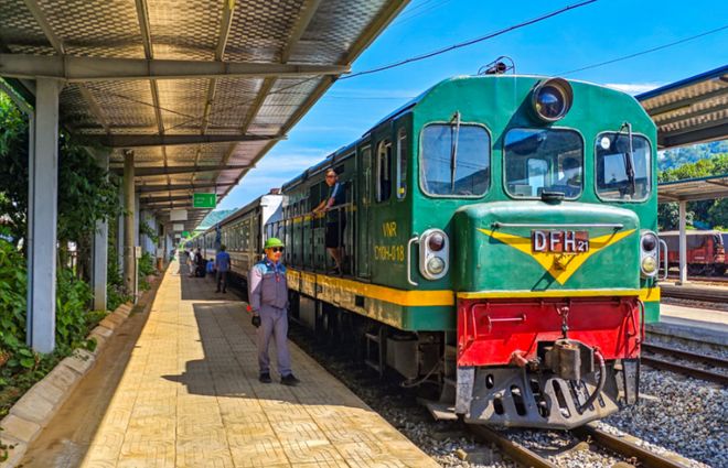 越南看中国高铁__越南人体验中国高铁