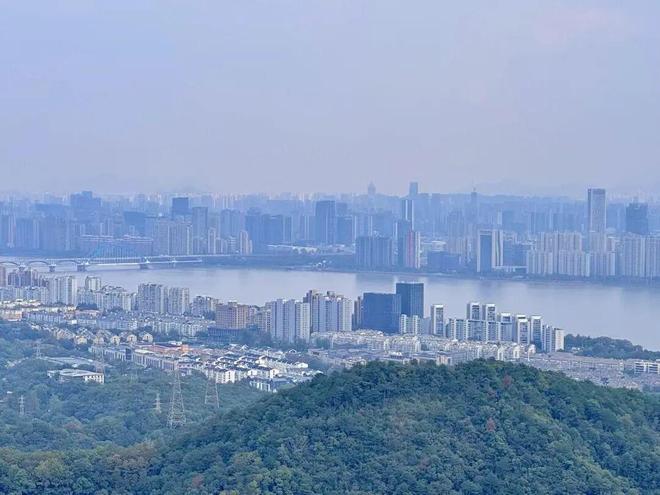 坐拥滨江豪宅__滨江豪宅文案