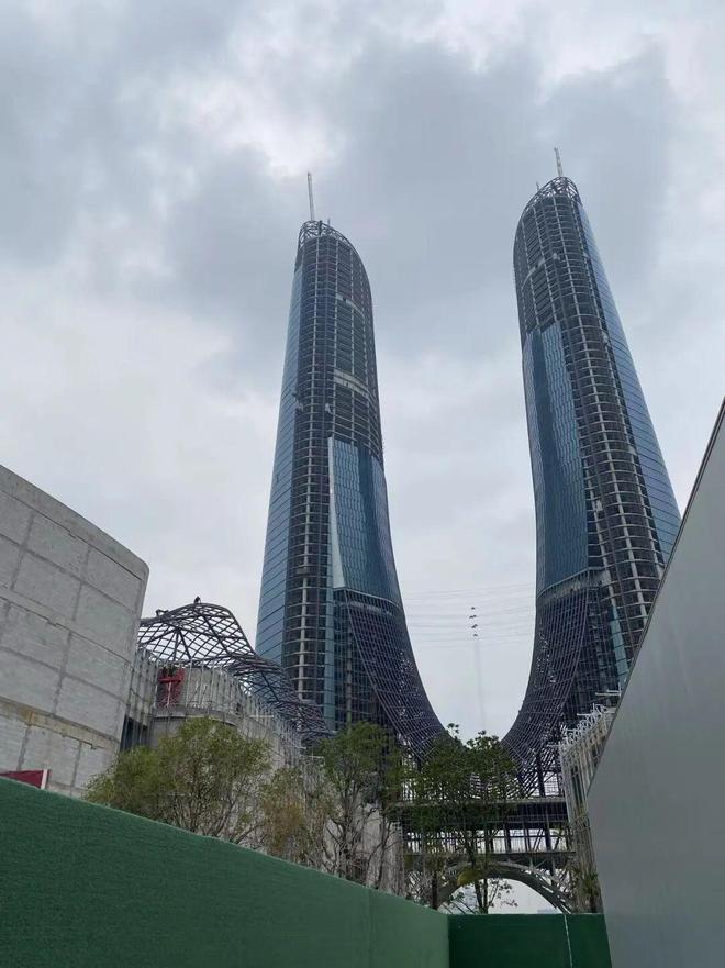 坐拥滨江豪宅__滨江豪宅文案