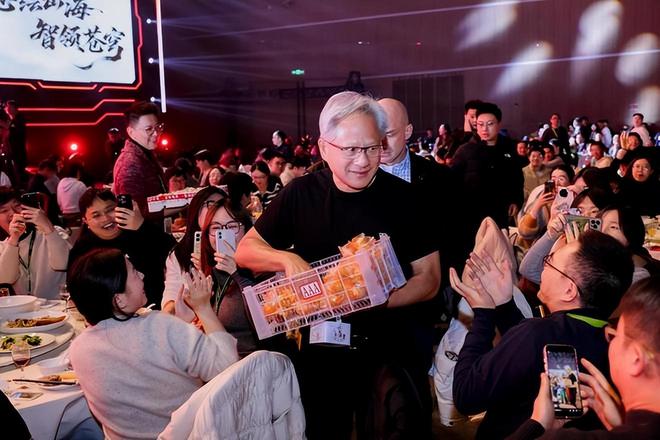 当黄仁勋在上海菜场买橘子时，他在盘算什么__当黄仁勋在上海菜场买橘子时，他在盘算什么