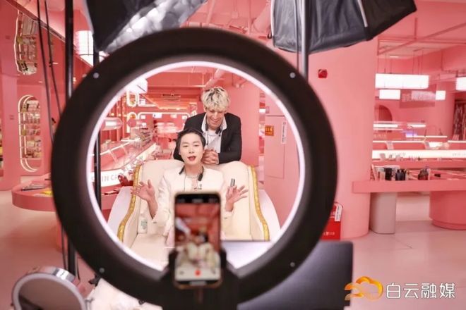 2020广州经济与统计公报_广州经济报告_