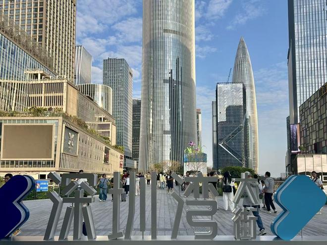 深圳破万亿gdp_深圳突破3万亿_