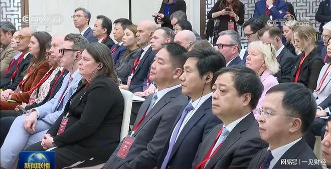 刘强东内部会议_刘强东嗅到了高层信号_