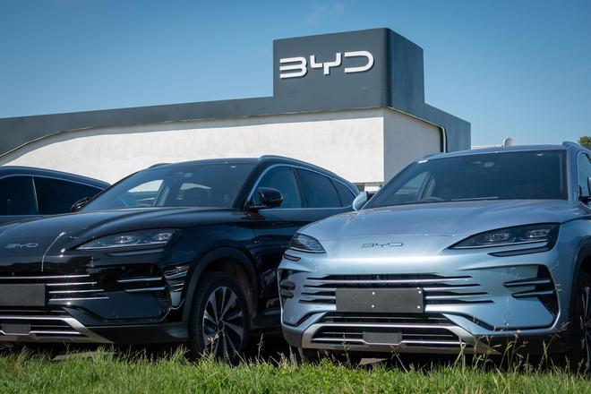 比亚迪特斯拉销量对比_新能源特斯拉比亚迪电动车_