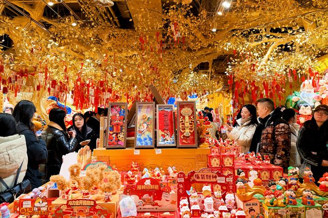 元旦假期消费开门红，海南封关后旅游热度飙升