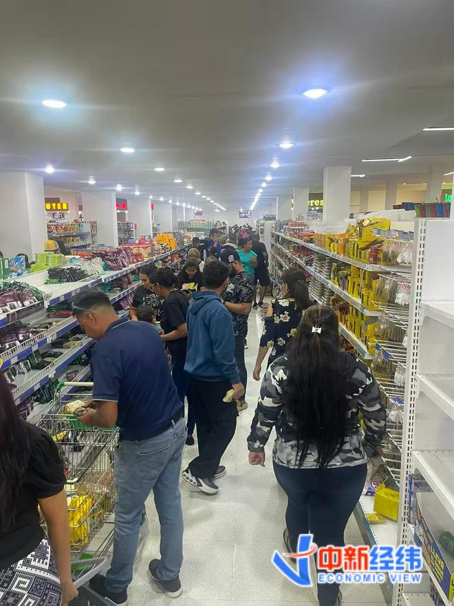 _让顾客自觉排队买单_委内瑞拉卖岛还债