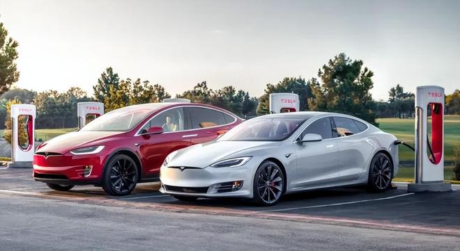 Model S/X停产，但马斯克又开启两场豪赌