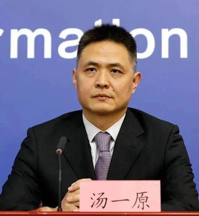 汤一原重回北京日报社并出任社长，职业生涯横跨党报、都市报与地方宣传系统