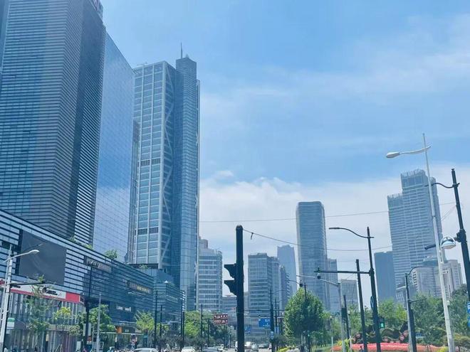 推动城市更新，打造世界级城市群｜外企看两会__推动城市更新，打造世界级城市群｜外企看两会