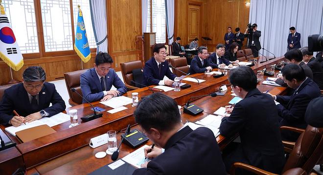 韩国准备限制价格，G7讨论释放库存，多国紧急应对油价“破百”