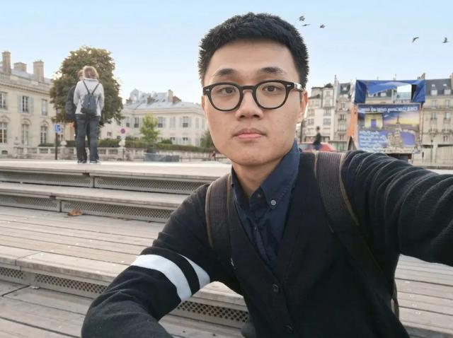 十字路口再见_站在十字路口的说说幽默_