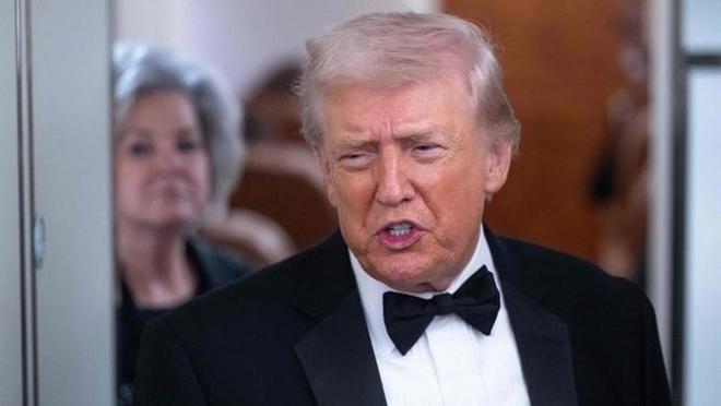 何时结束战争？特朗普又和自己“打架”了，伊朗赌美国先“眨眼”