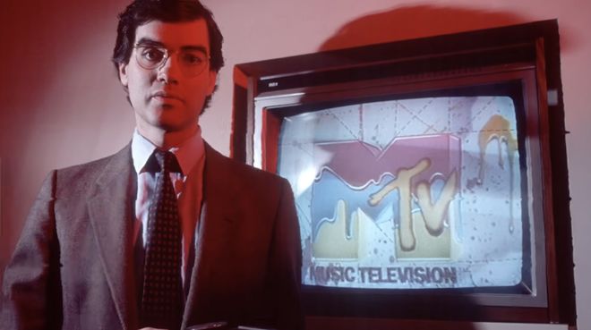 80年代的狂野与未来,都藏在怪奇物语的穿搭里_80年代的狂野与未来,都藏在怪奇物语的穿搭里_