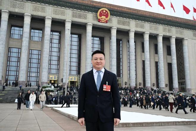 人大张威__张帆政协