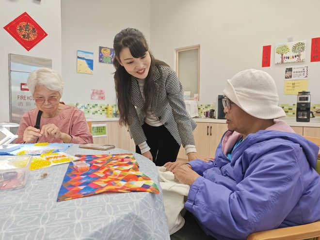 两亿善款上的指尖接力：香港大火背后，一场全城守望的数字升级__两亿善款上的指尖接力：香港大火背后，一场全城守望的数字升级