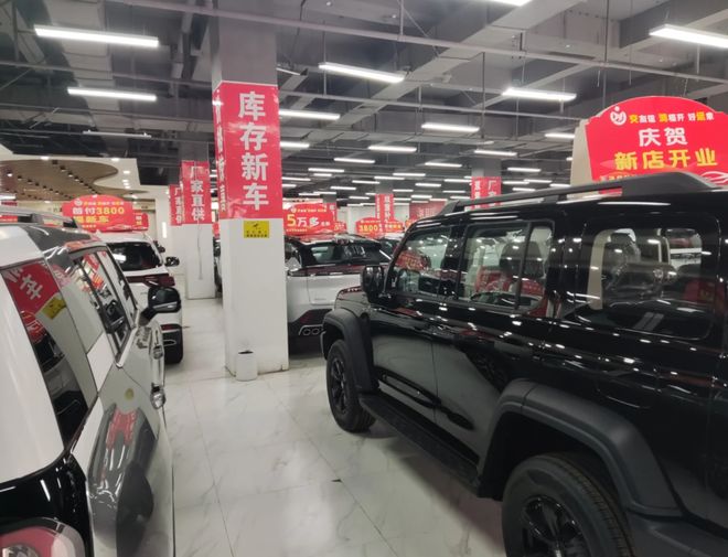 3万威马、8万哪吒…年关抄底3.9折库存车的年轻人们__3万威马、8万哪吒…年关抄底3.9折库存车的年轻人们