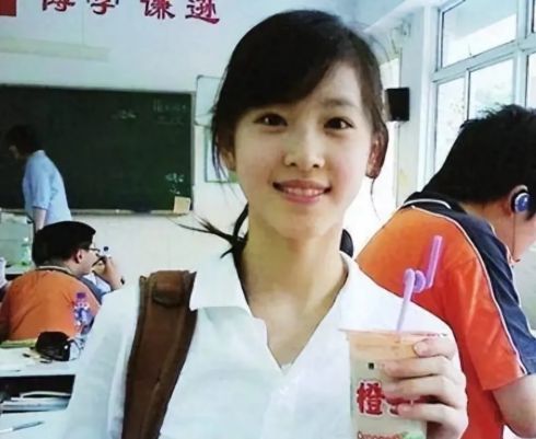 入局播客，章泽天重新定义自己的人生_入局播客，章泽天重新定义自己的人生_